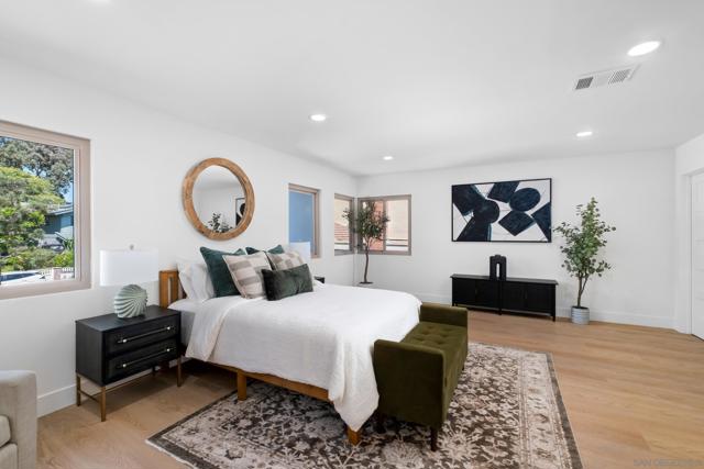 Image 32 of 50 For 4716 Murat Pl