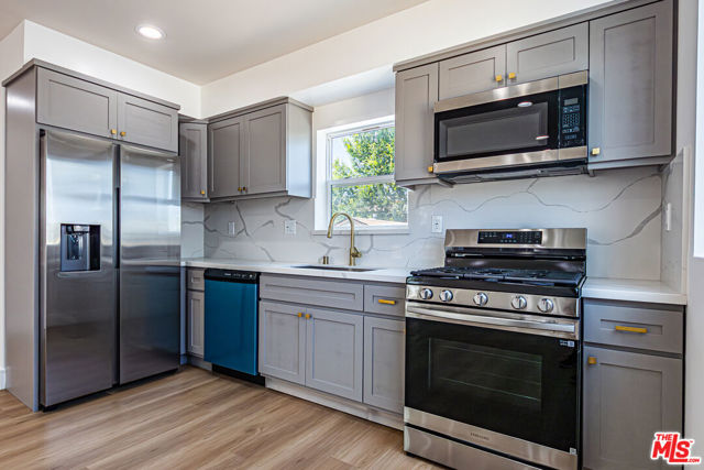 2055 S Garth Avenue, Los Angeles CA: https://media.crmls.org/mediaz/60a6e8a0-22b6-4669-b3ee-f7b4ea7b8466.jpg