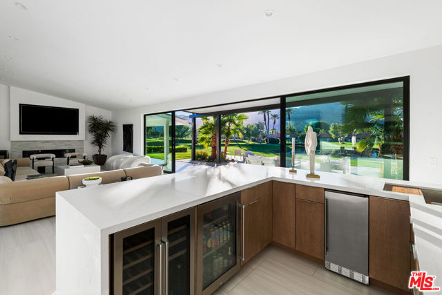 49723 Avenida Montero, La Quinta CA: https://media.crmls.org/mediaz/60a70afa-91ab-432f-8e40-3140c69c5c5b.jpg