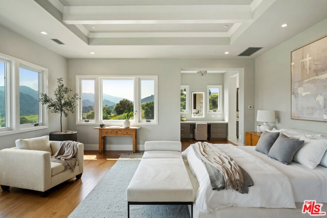 26767 Mulholland Highway, Calabasas CA: https://media.crmls.org/mediaz/60a78c39-b8e6-4d96-a819-4888fc3d236c.jpg