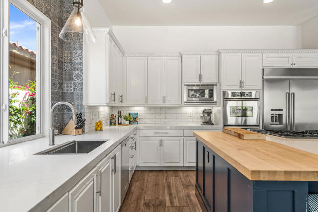 80030 Via Valerosa, La Quinta CA: https://media.crmls.org/mediaz/60a7e113-07a6-43f5-9120-aad4bf0e5599.jpg