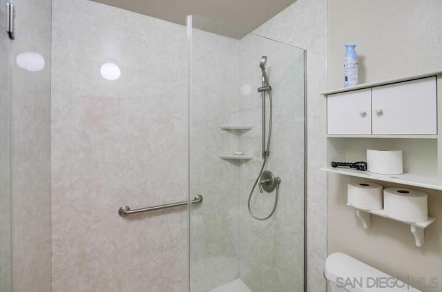Image 21 of 34 For 11780 Treeview Pl
