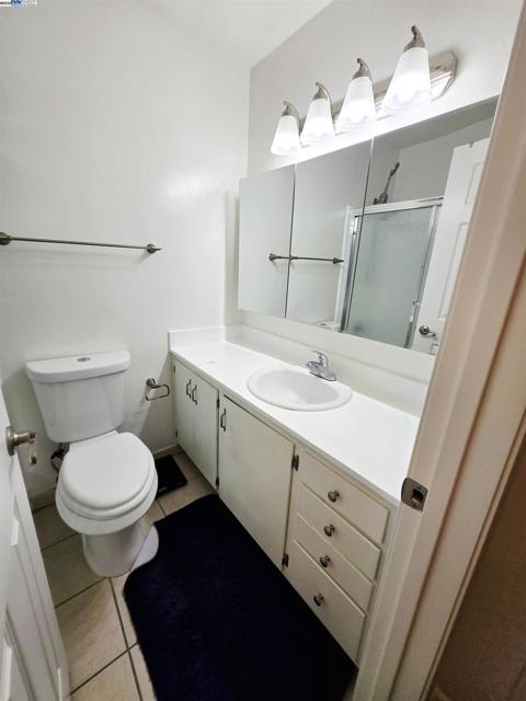 670 Fargo Ave, San Leandro CA: https://media.crmls.org/mediaz/60a8fdfa-1b2b-40a7-9cd6-d63d54e5b15c.jpg