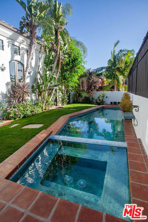 3501 Caribeth Drive, Encino CA: https://media.crmls.org/mediaz/60aa538c-146b-44d6-9422-606e3ab137c7.jpg