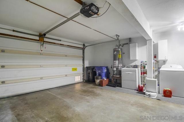 3319 Caminito Eastbluff, La Jolla CA: https://media.crmls.org/mediaz/60aa5fdc-0af3-43f0-8fad-0fae567f47a5.jpg