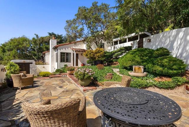 547 Monterey, Aptos CA: https://media.crmls.org/mediaz/60aa67c6-5be6-4de8-a5b1-18334473e553.jpg