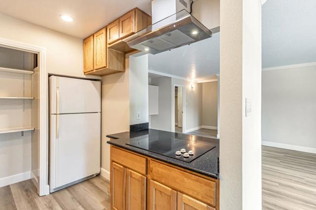 4175 George Avenue, San Mateo CA: https://media.crmls.org/mediaz/60aae364-5f2f-4522-8061-0e1b358fc290.jpg