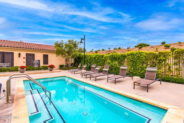 2492 Rondell Road, Camarillo CA: https://media.crmls.org/mediaz/60abc9a8-f48c-4667-ad14-c3e6135a4a01.jpg