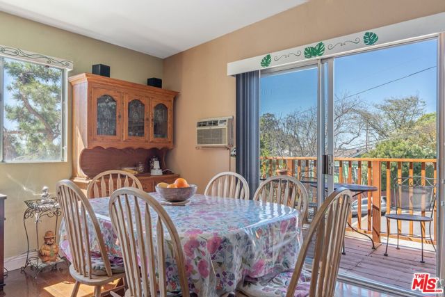 2160 Lake Shore Avenue, Los Angeles CA: https://media.crmls.org/mediaz/60abcc97-64a2-4ef1-b80a-2045c4c63f17.jpg