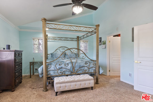 5183 Obama Boulevard, Los Angeles CA: https://media.crmls.org/mediaz/60ac8587-055b-4e86-ae18-761143b52f1a.jpg