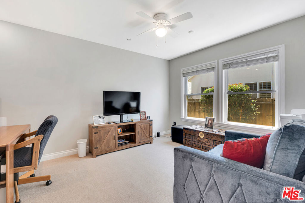 3733 Willowcrest AvenueStudio City img 14