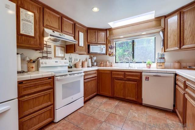 1511 Alpine Terrace Rd, Alpine CA: https://media.crmls.org/mediaz/60ae4c11-fa9e-4c1c-bceb-85a0e9e9d13e.jpg