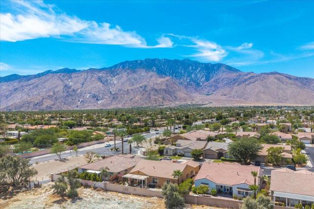 3330 Savanna Trail, Palm Springs CA: https://media.crmls.org/mediaz/60aea502-d2a3-4193-bb4e-9f0dabcbc615.jpg