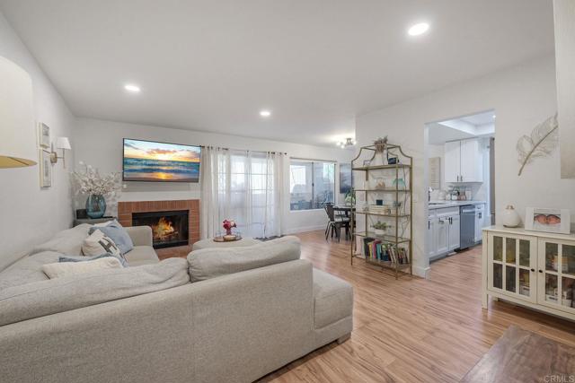 Detail Gallery Image 2 of 30 For 1056 Grape St, San Marcos,  CA 92069 - 2 Beds | 2 Baths