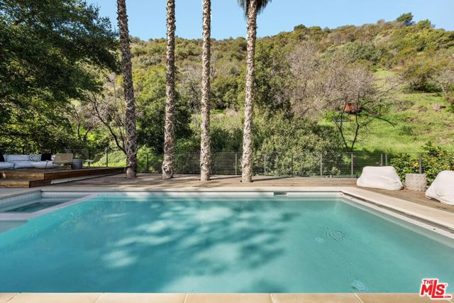 3443 Mandeville Canyon Road, Los Angeles CA: https://media.crmls.org/mediaz/60af4b4e-031a-4db8-a380-c0679dffb0b6.jpg
