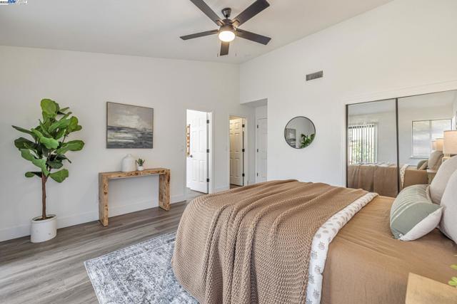 1070 Porter Dr, Roseville CA: https://media.crmls.org/mediaz/60af62d8-c69c-4b29-9189-407e8d4734bf.jpg