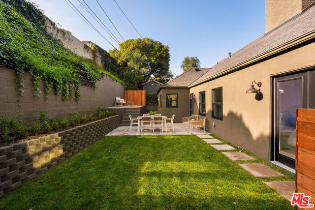 5103 Parkglen Avenue, Los Angeles CA: https://media.crmls.org/mediaz/60b01423-7e3e-4e24-b139-9e9a6938020b.jpg