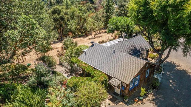22196 Summit Road, Los Gatos CA: https://media.crmls.org/mediaz/60b01d7a-cbfd-4532-8cf4-3201d3a3e04f.jpg