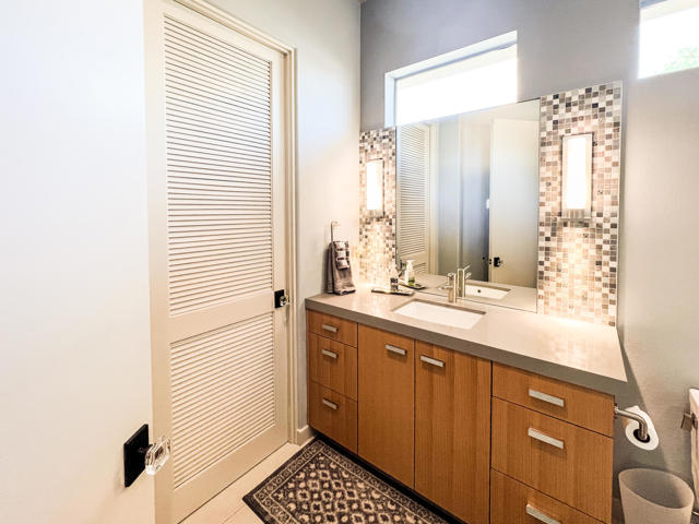 12 Varsity Circle, Rancho Mirage CA: https://media.crmls.org/mediaz/60b05583-3332-443a-9d39-7e808191c953.jpg