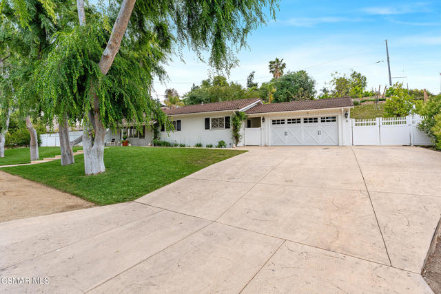 566 Rancho Road, Thousand Oaks CA: https://media.crmls.org/mediaz/60b057eb-c950-4940-94d4-8c3e2d37718d.jpg