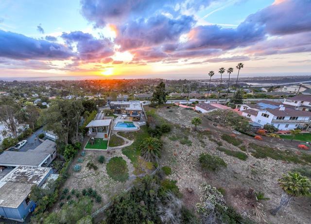 1635 Gascony Rd, Encinitas, California 92024, 4 Bedrooms Bedrooms, ,4 BathroomsBathrooms,Single Family Residence,For Sale,Gascony Rd,250019063SD