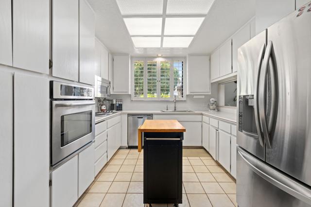 10109 Lakeview Drive, Rancho Mirage CA: https://media.crmls.org/mediaz/60b0d351-85ba-4df3-928c-8362dab1971c.jpg