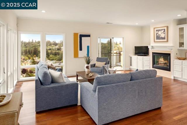 6585 Swainland Rd, Oakland CA: https://media.crmls.org/mediaz/60b1b287-4d43-4624-8c70-3b05d06040ca.jpg