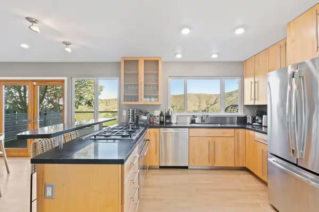 60B2A3Bf C5Aa 474C 8C06 A1997Ed978Ac 63 Kathleen Court, Pacifica, Ca 94044 &Lt;Span Style='BackgroundColor:transparent;Padding:0Px;'&Gt; &Lt;Small&Gt; &Lt;I&Gt; &Lt;/I&Gt; &Lt;/Small&Gt;&Lt;/Span&Gt;