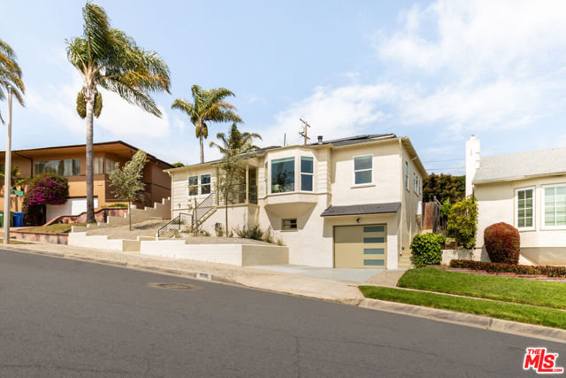 5018 Valleydale Avenue, Los Angeles CA: https://media.crmls.org/mediaz/60b2cab5-94a2-438e-90aa-a1837a4425e7.jpg