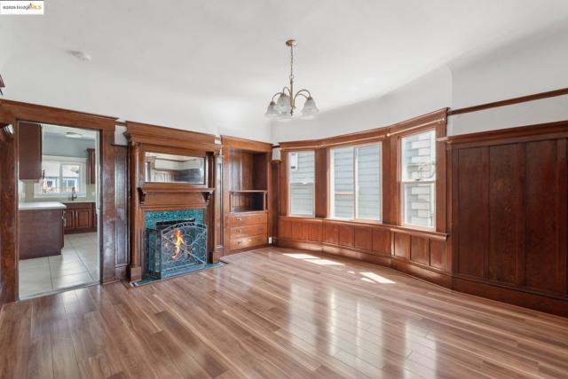 1810 Adeline St, Oakland CA: https://media.crmls.org/mediaz/60b2dc31-0b3e-4dcd-b38d-bee9b5f92432.jpg