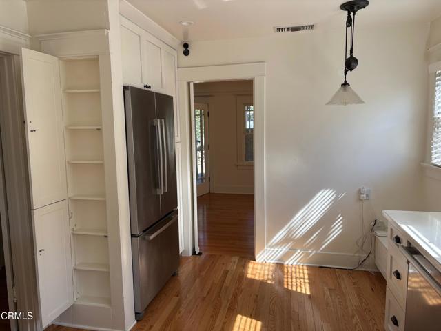 Detail Gallery Image 11 of 25 For 3128 Mills Ave, Glendale,  CA 91214 - 1 Beds | 1/1 Baths