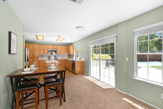 96 Trixie Dr, Livermore CA: https://media.crmls.org/mediaz/60b382ec-4da6-4e89-a7e9-17702c7cda96.jpg