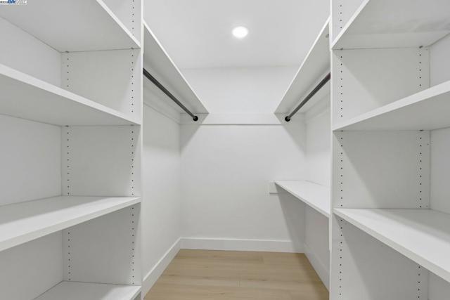 32252 Coronation dr, Union City CA: https://media.crmls.org/mediaz/60b3c282-3c01-4338-a4cb-5d7c43977623.jpg