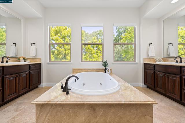 837 O'Brien Place, Danville CA: https://media.crmls.org/mediaz/60b3ebc8-8e4e-4717-8e46-b86189cde503.jpg