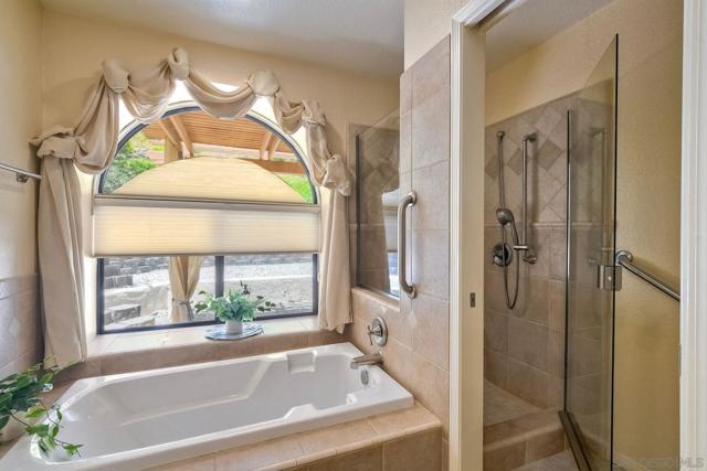 16078 AVENIDA AVEIRO, San Diego CA: https://media.crmls.org/mediaz/60b42377-d915-49c1-af34-547df27b114a.jpg