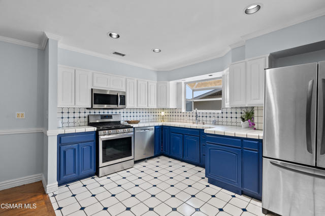 623 E Fairmount Road, Burbank CA: https://media.crmls.org/mediaz/60b4574e-742d-40fc-8b12-4d2b59b29c81.jpg