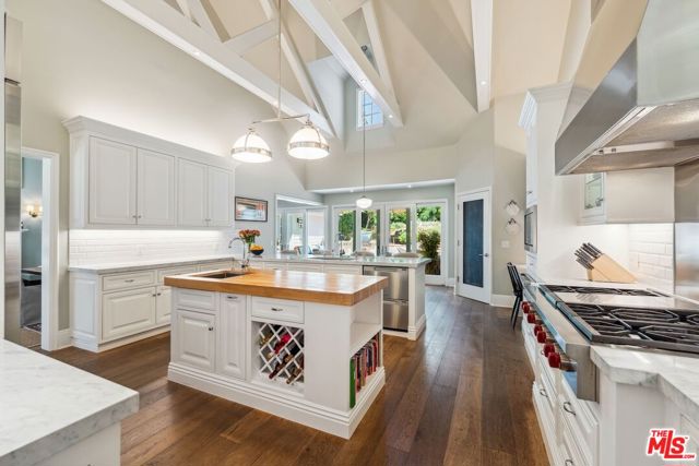 4714 Balboa Avenue, Encino CA: https://media.crmls.org/mediaz/60b47089-e056-4b1d-9640-4bbe9c4d893a.jpg