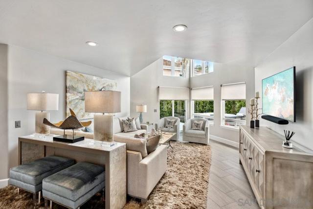 12 Mardi Gras Rd, Coronado CA: https://media.crmls.org/mediaz/60b49b8e-3b42-4b28-a183-2e7bd6266d35.jpg