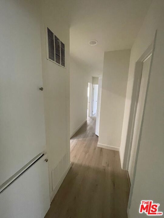 553 N Flores Street, West Hollywood CA: https://media.crmls.org/mediaz/60b55317-954d-4e13-ba69-5beaded96178.jpg