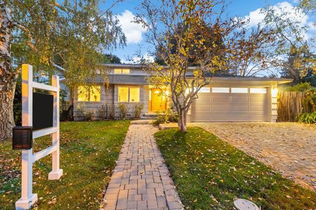 3113 Granger Way, Redwood City CA: https://media.crmls.org/mediaz/60b5967a-e923-4be6-9c68-f4adde34b41f.jpg