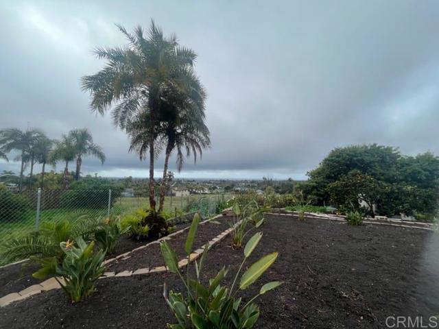 Detail Gallery Image 10 of 11 For 1525 Laurel  Rd, Oceanside,  CA 92054 - 4 Beds | 3 Baths