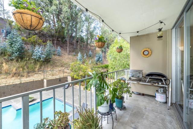 400 Davey Glen Road, Belmont CA: https://media.crmls.org/mediaz/60b5ccdd-1432-4e8c-bf16-31a890ca8af9.jpg