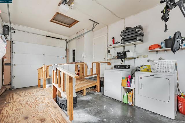 2633 Humphrey Ave, Richmond CA: https://media.crmls.org/mediaz/60b5f9d3-d7c9-48e2-b43b-25512255c92f.jpg