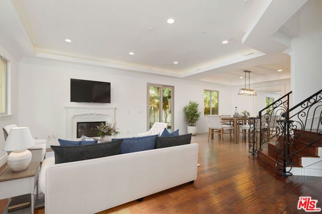 2005 Robinson Street, Redondo Beach, California 90278, 4 Bedrooms Bedrooms, ,3 BathroomsBathrooms,Residential,For Sale,Robinson,26638819