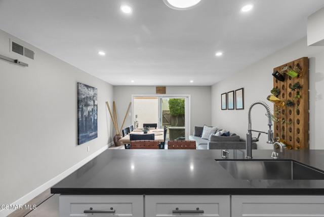 32140 Watergate Road, Westlake Village CA: https://media.crmls.org/mediaz/60b63f49-3ba7-4b26-94f6-cbba4514cc88.jpg