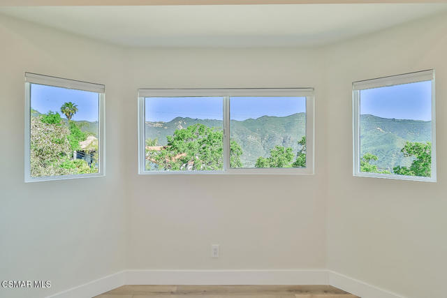 26200 Lockwood Road, Malibu CA: https://media.crmls.org/mediaz/60b65880-52e5-4052-980d-cc33338a84c2.jpg