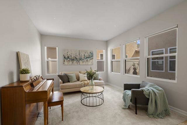 Detail Gallery Image 7 of 44 For 371 Plaza Toluca, Chula Vista,  CA 91914 - 5 Beds | 4 Baths