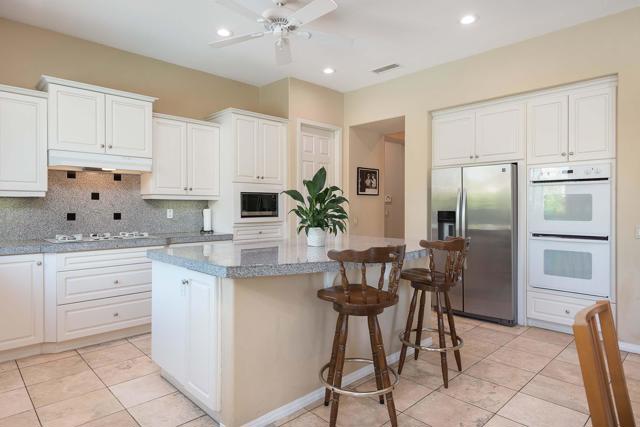 69727 Camino Pacifico, Rancho Mirage CA: https://media.crmls.org/mediaz/60b6b290-6491-43e6-8043-9ff1efc079e2.jpg