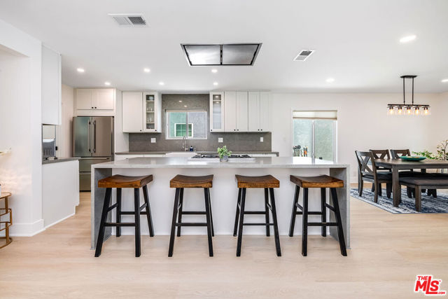11415 Mcdonald Street, Culver City CA: https://media.crmls.org/mediaz/60b73885-c2d0-4660-8557-17726cac1bef.jpg