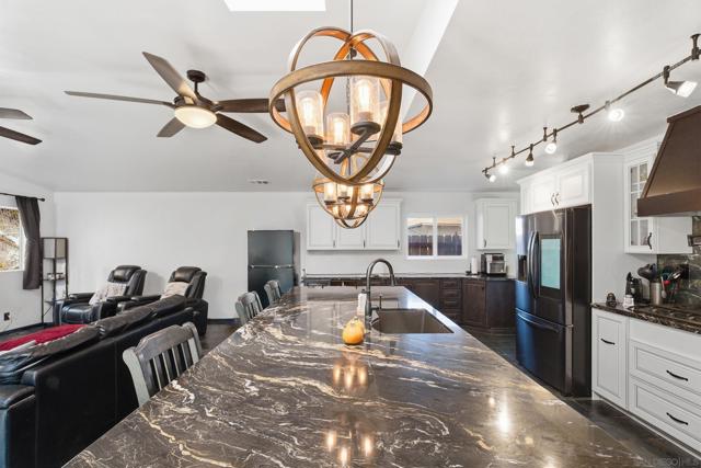 8524 Big Rock Road, Santee CA: https://media.crmls.org/mediaz/60b73eaa-7077-4b08-b58f-fd679c66b794.jpg